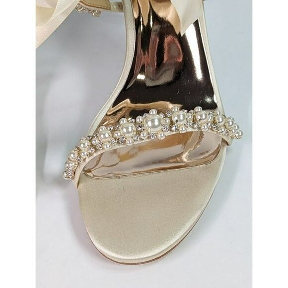 Badgley Mischka Women's Nayeli Drama Heel Sandals Ivory Satin Size 7.5 MSRP $285 - Picture 5 of 12